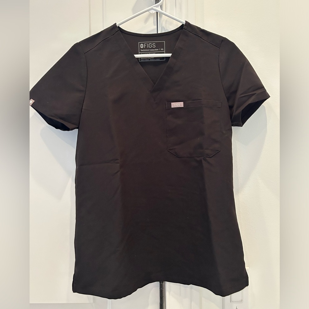 Figs Catarina, black one pocket scrub top